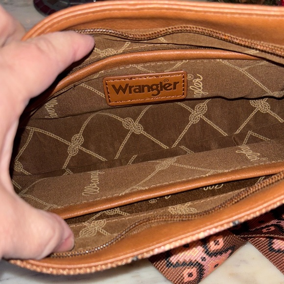 Wrangler Tan and Brown Patterned Shoulder Bag - Picture 5 of 6